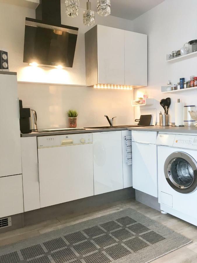 Living At Saarpartments -Adults Only- 2 Bedroom, Netflix - Business & Holiday Apartments For Long- And Short Term Stay, 3 Min To Train Station, Secure E-Bike Parking! Saarbrücken Zewnętrze zdjęcie